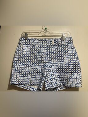 Vineyard Vines Blue and White Patterned Women’s Shorts